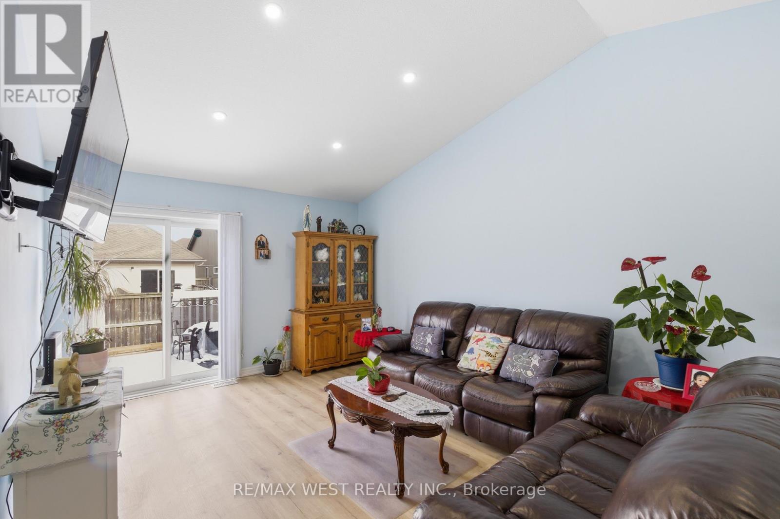 170 Silverwood Avenue, Welland, Ontario  L3C 0B7 - Photo 18 - X12963546