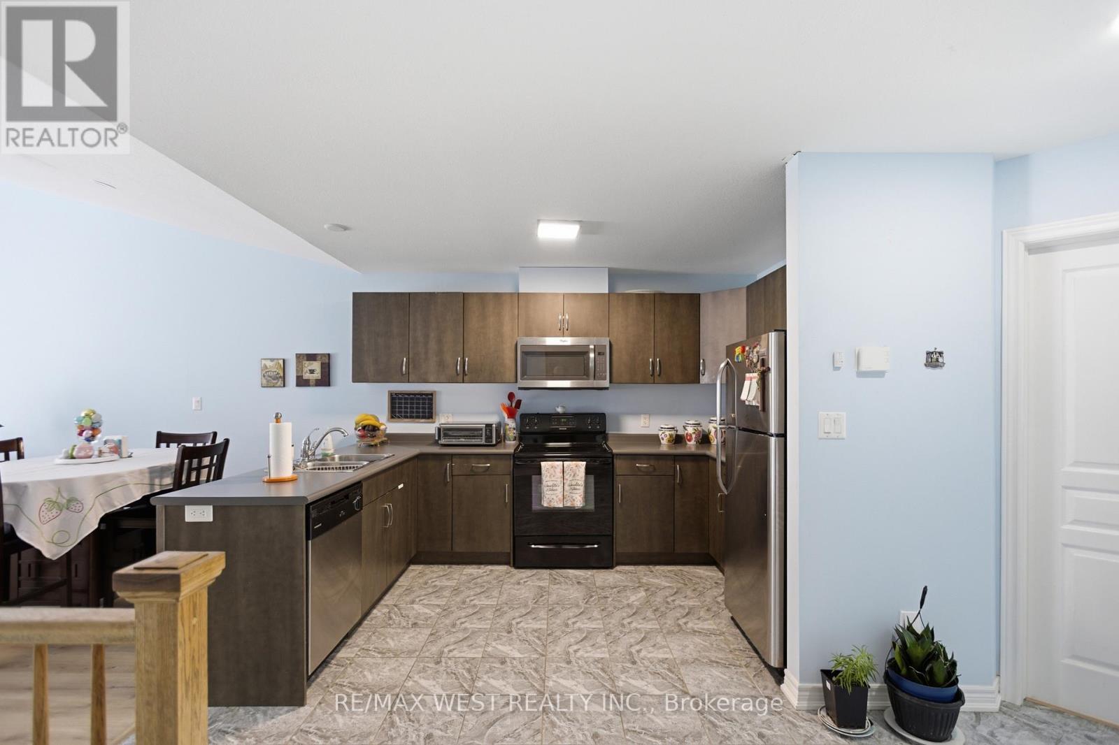 170 Silverwood Avenue, Welland, Ontario  L3C 0B7 - Photo 7 - X12963546