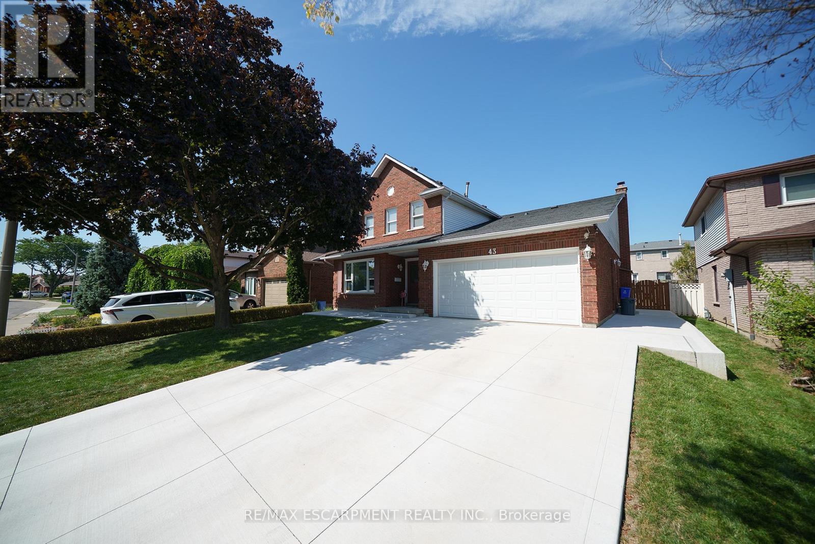 43 Flamingo Drive, Hamilton, Ontario  L9A 4X6 - Photo 3 - X12963588