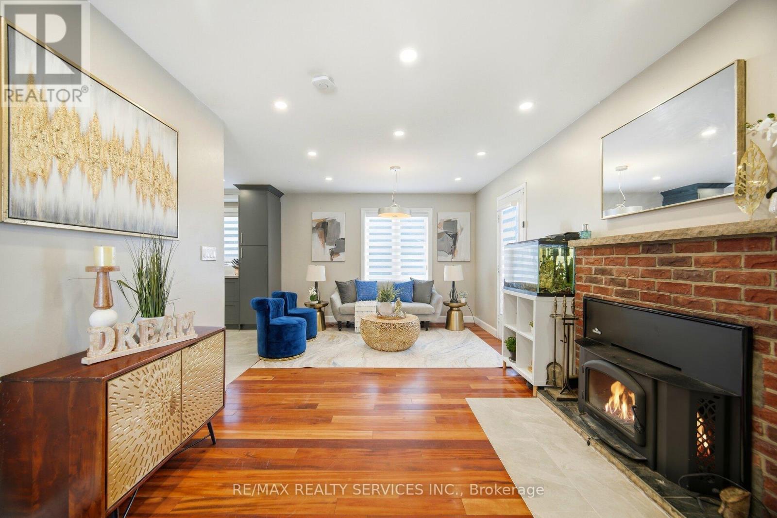 12 Pine Street, Erin, Ontario  N0B 1T0 - Photo 3 - X12963662