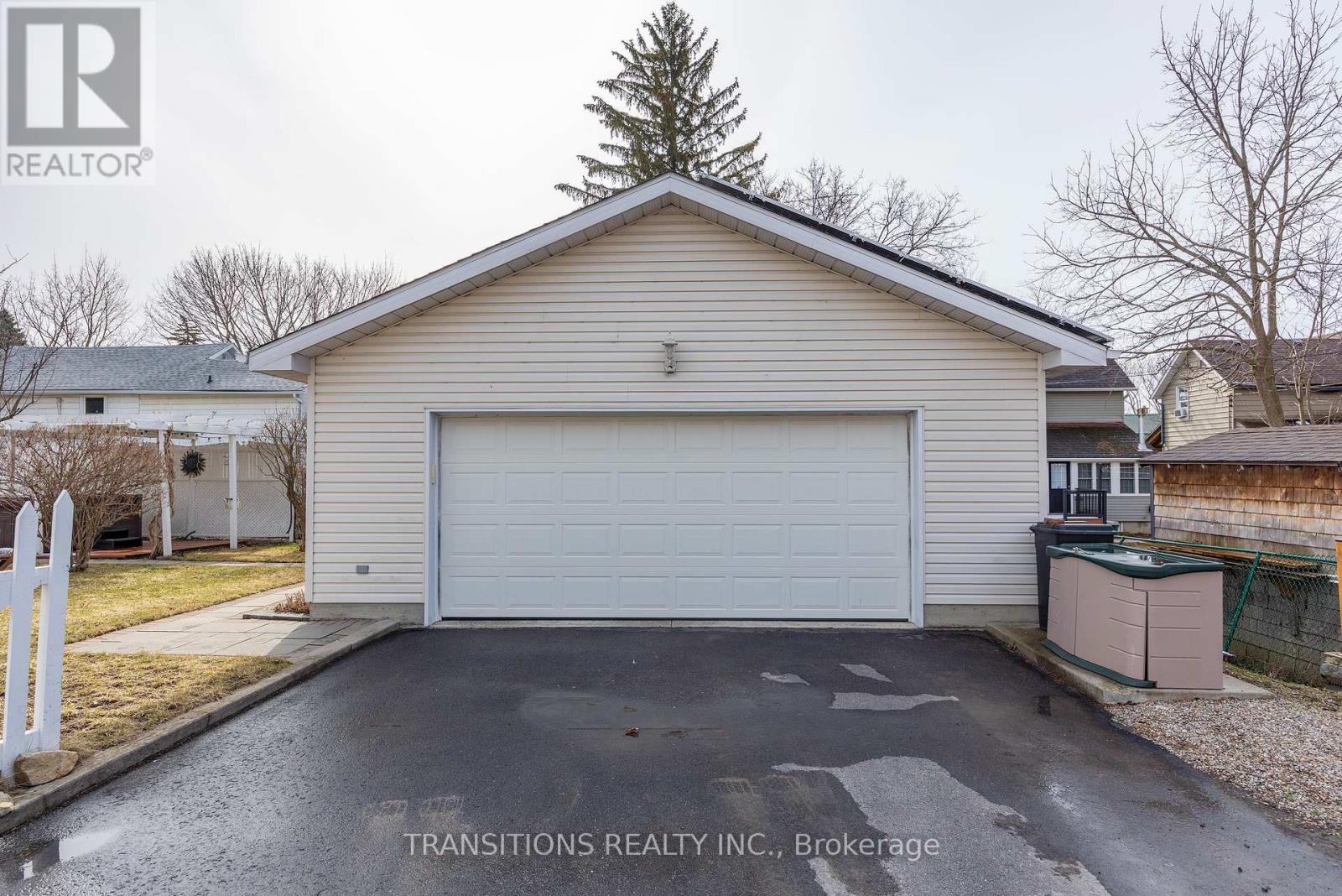 270 Charles Street S, Gananoque, Ontario  K7G 1W5 - Photo 40 - X12963730