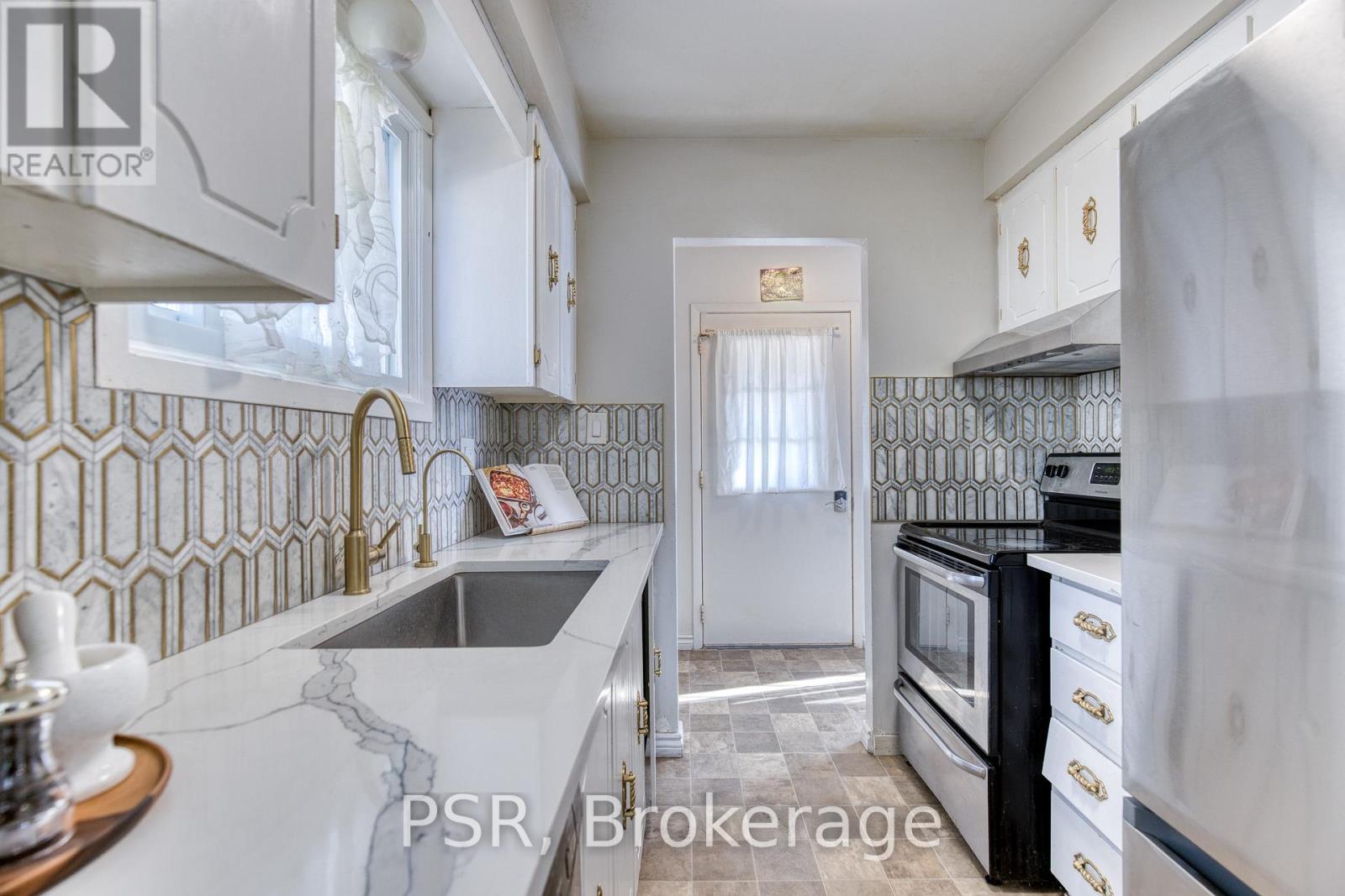 231 Heritage Drive, Kitchener, Ontario  N2B 3A9 - Photo 11 - X12963766