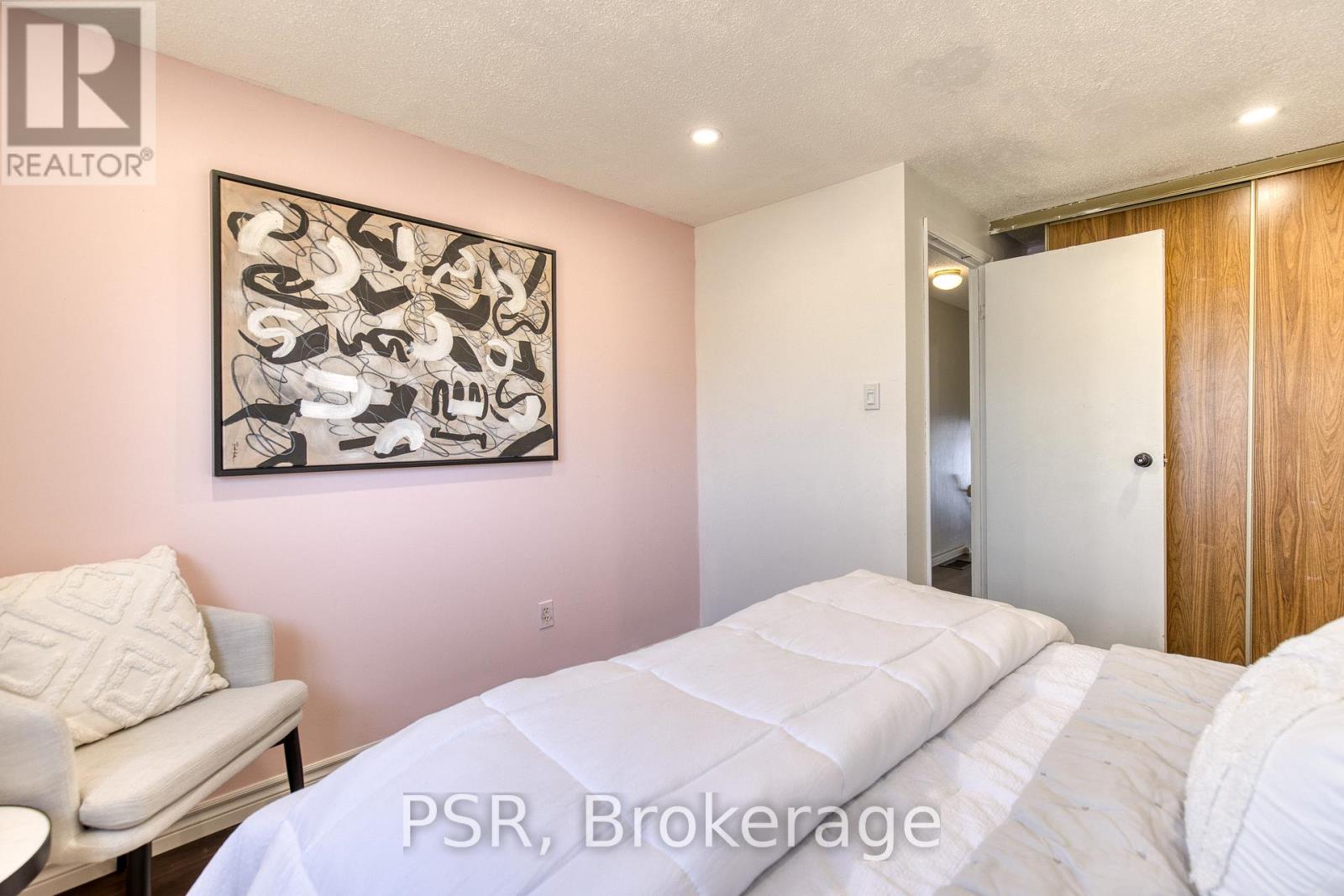 231 Heritage Drive, Kitchener, Ontario  N2B 3A9 - Photo 18 - X12963766