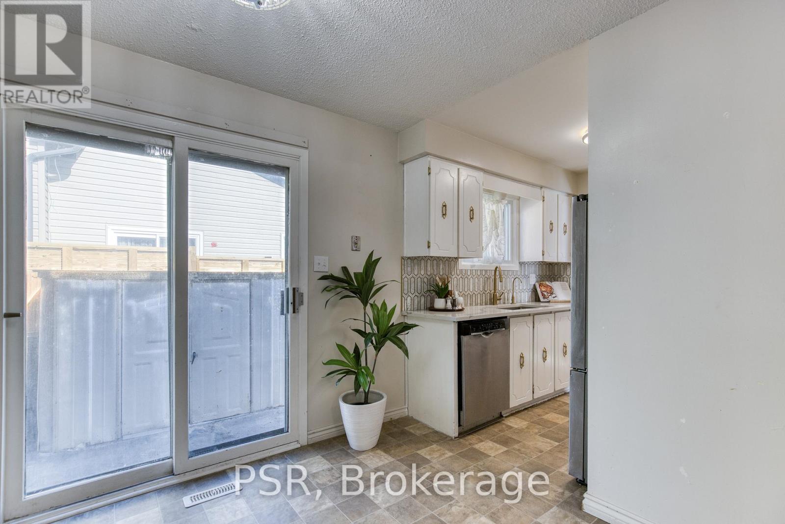 231 Heritage Drive, Kitchener, Ontario  N2B 3A9 - Photo 9 - X12963766