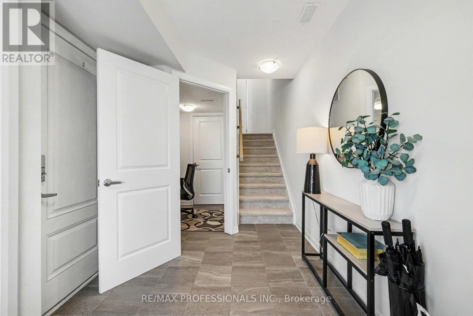 919 Lixnaw Court, Ottawa, Ontario  K2J 6Y3 - Photo 3 - X12963818