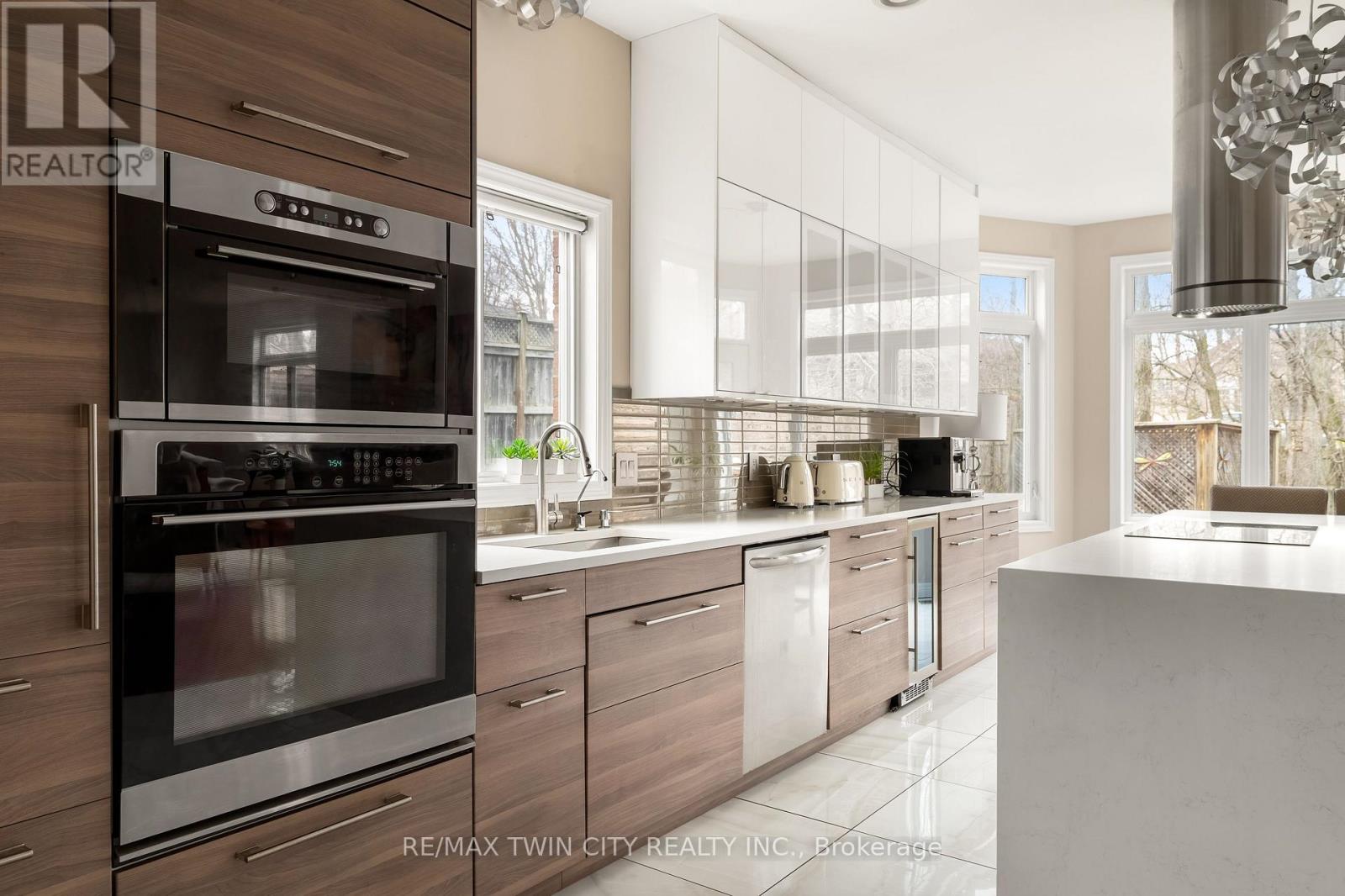 534 Birchleaf Walk, Waterloo, Ontario  N2T 2W5 - Photo 13 - X12963898