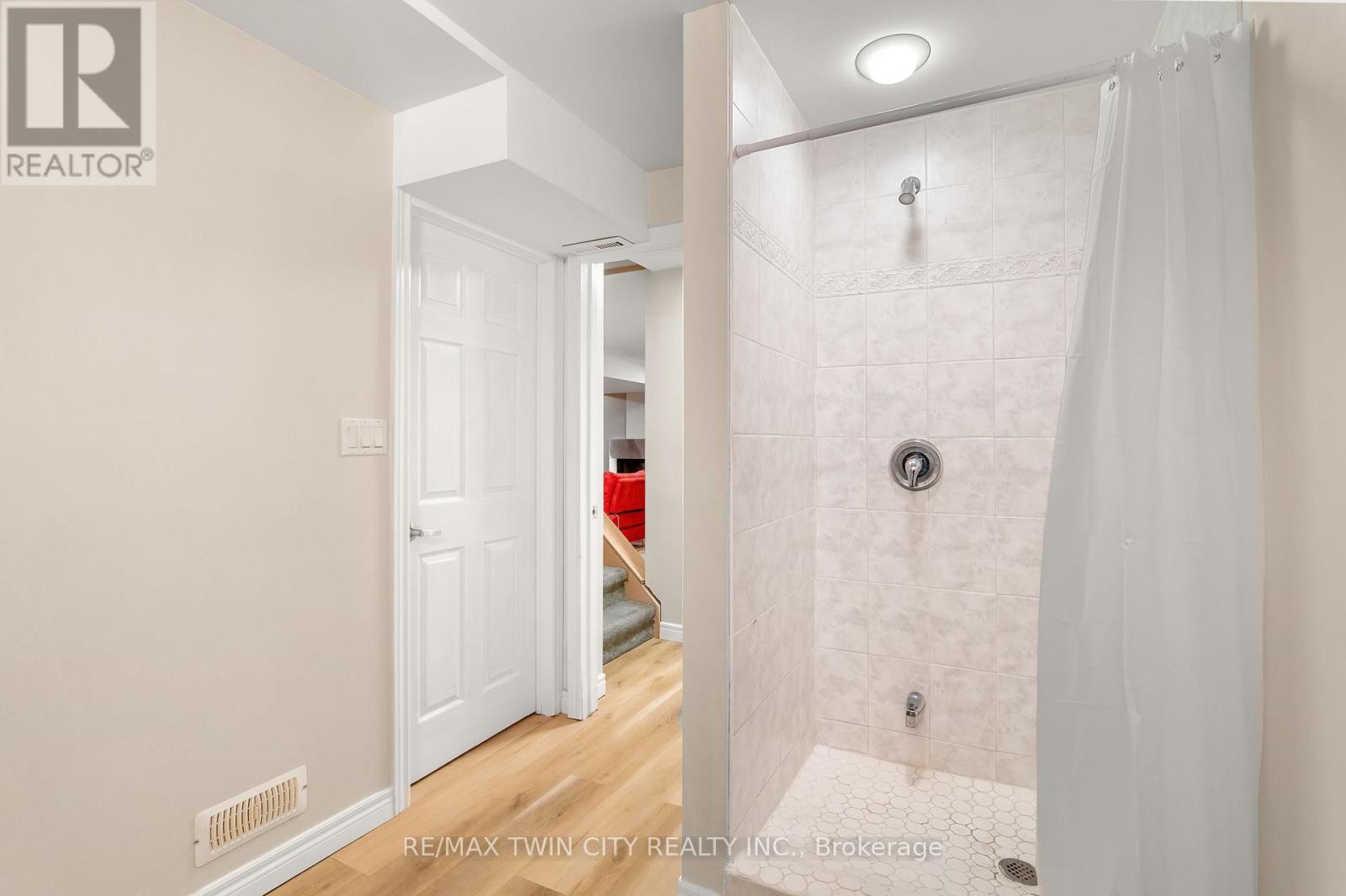 534 Birchleaf Walk, Waterloo, Ontario  N2T 2W5 - Photo 35 - X12963898