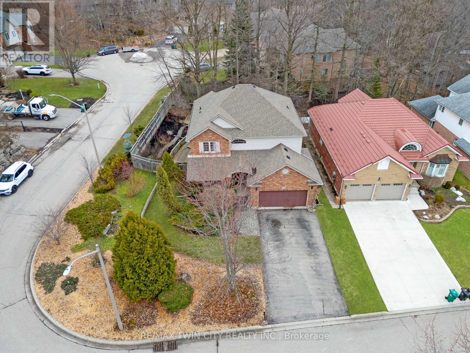 534 Birchleaf Walk, Waterloo, Ontario  N2T 2W5 - Photo 41 - X12963898