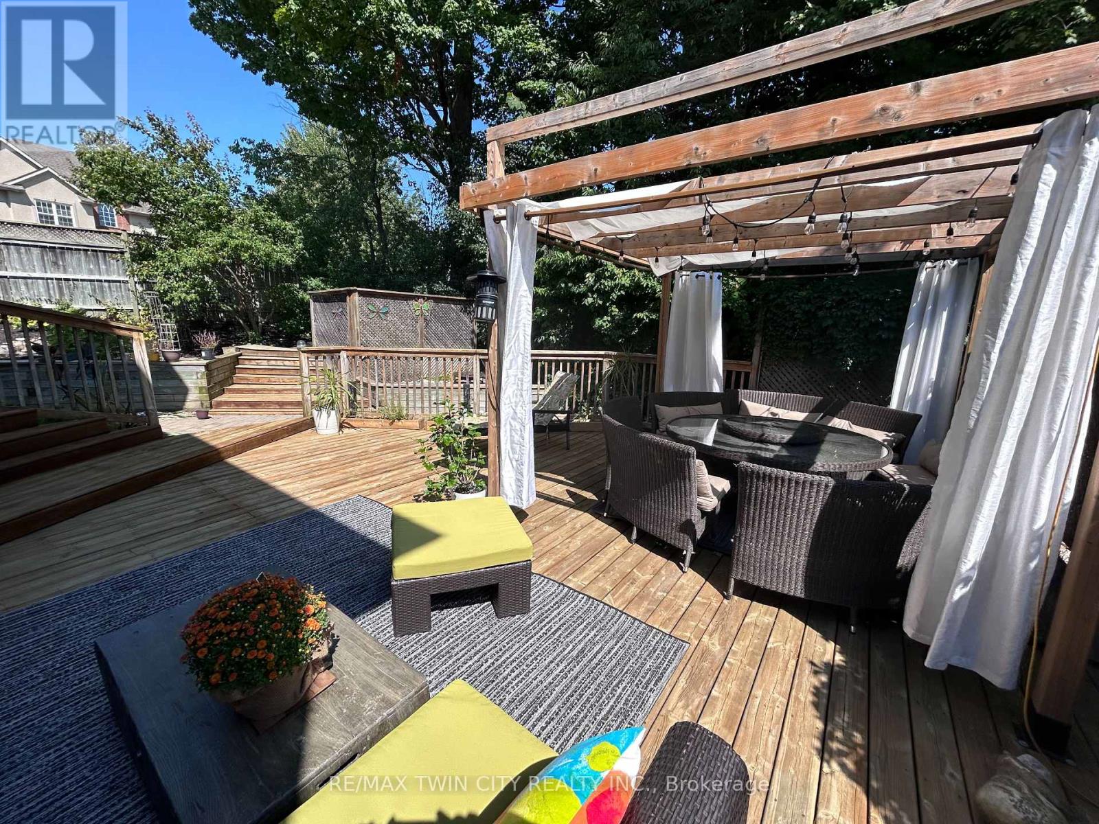 534 Birchleaf Walk, Waterloo, Ontario  N2T 2W5 - Photo 47 - X12963898