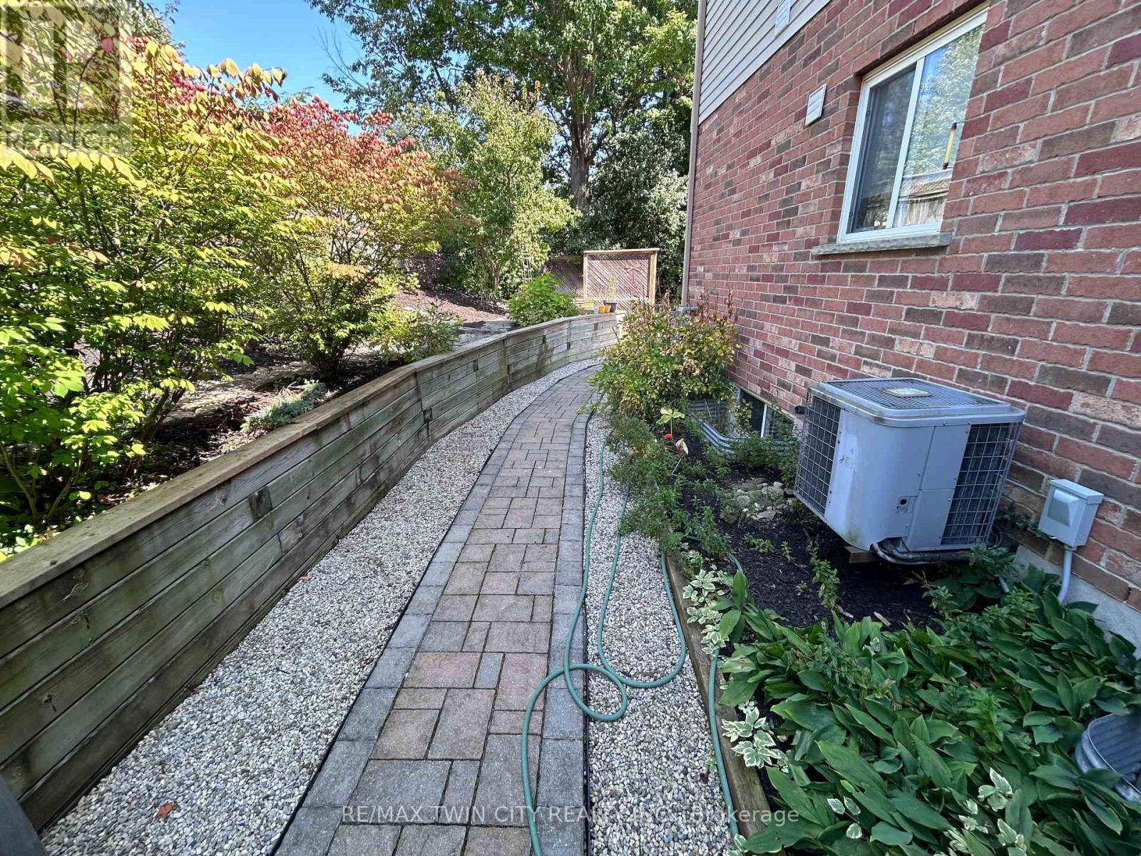 534 Birchleaf Walk, Waterloo, Ontario  N2T 2W5 - Photo 48 - X12963898