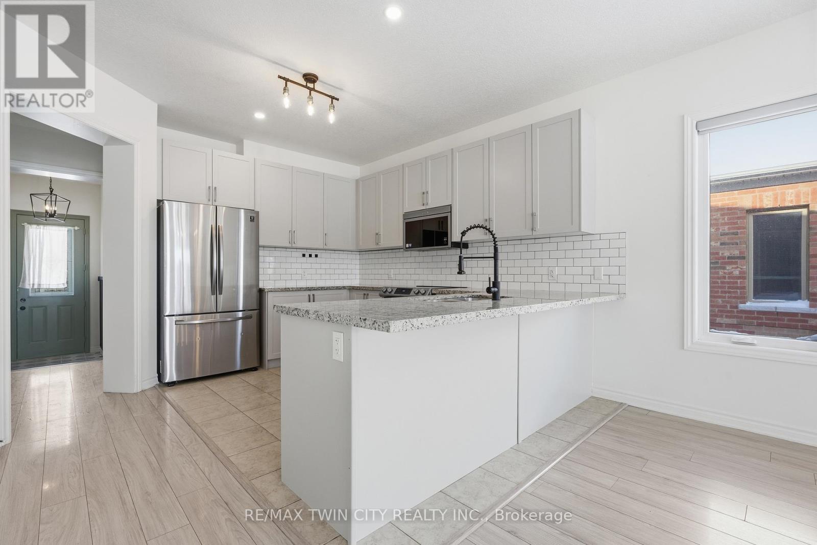 43 Harvest Avenue, Tillsonburg, Ontario  N4G 0H9 - Photo 12 - X12963956