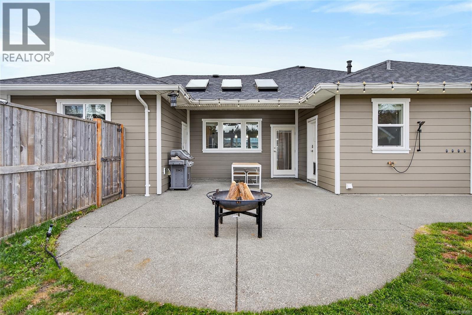 A&b 2899 Penrith Ave, Cumberland, British Columbia  V0R 1S0 - Photo 39 - 1028969