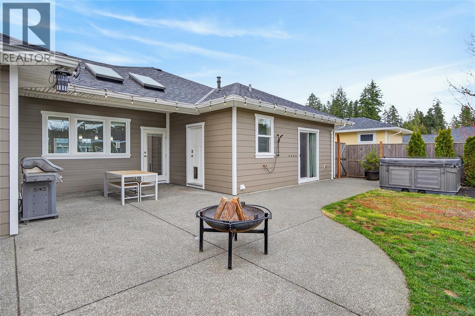 A&b 2899 Penrith Ave, Cumberland, British Columbia  V0R 1S0 - Photo 40 - 1028969