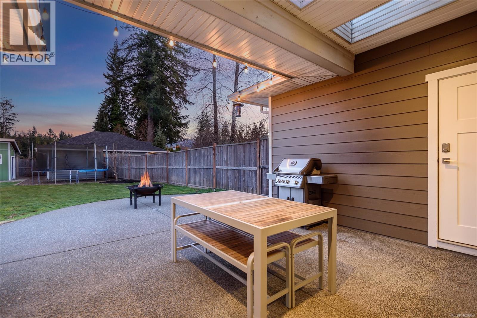 A&b 2899 Penrith Ave, Cumberland, British Columbia  V0R 1S0 - Photo 71 - 1028969