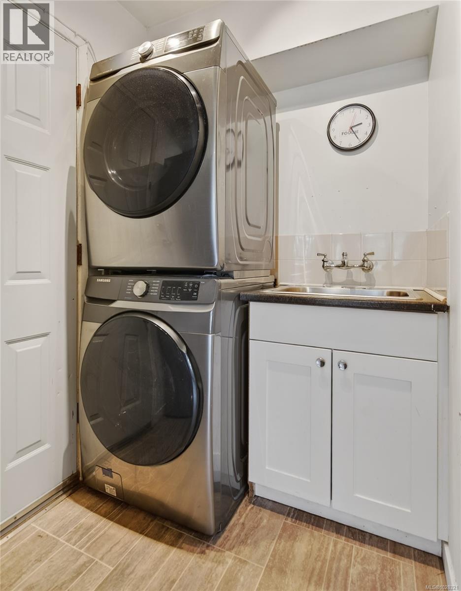 6565 Mystery Beach Rd, Fanny Bay, British Columbia  V0R 1W0 - Photo 14 - 1028321