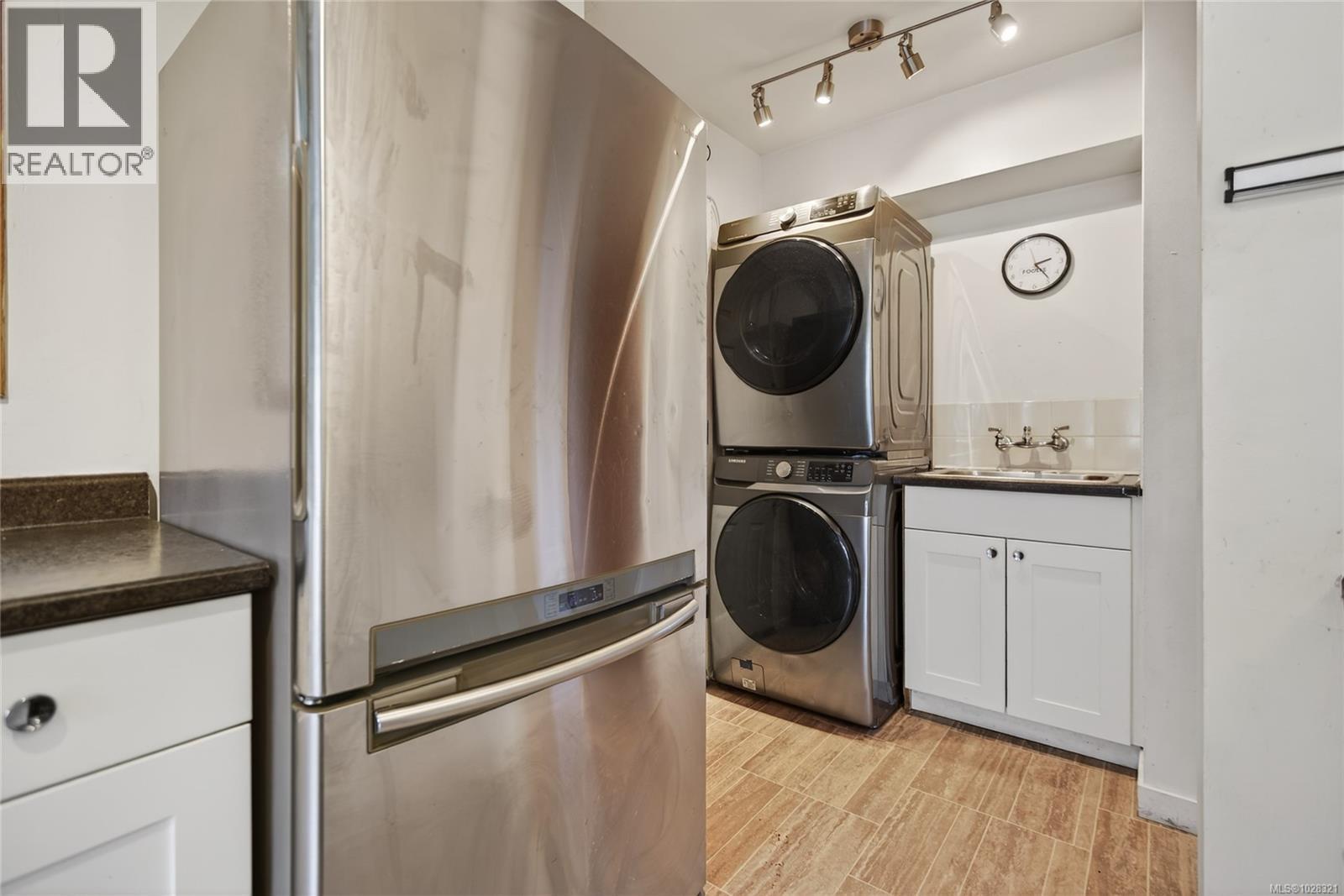 6565 Mystery Beach Rd, Fanny Bay, British Columbia  V0R 1W0 - Photo 27 - 1028321