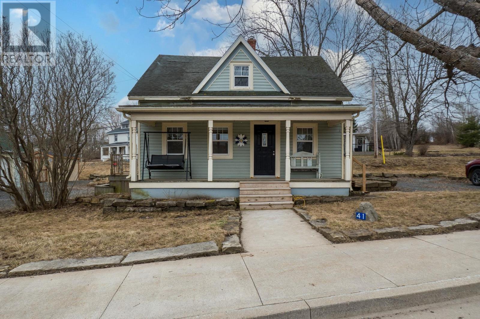 41 School Street, Hantsport, Nova Scotia  B0P 1P0 - Photo 2 - 202606435