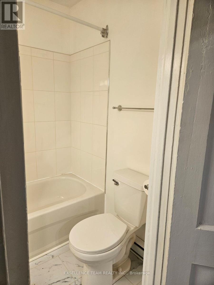 230-230a Carleton Street W, Cornwall, Ontario  K6H 4X4 - Photo 9 - X12964060