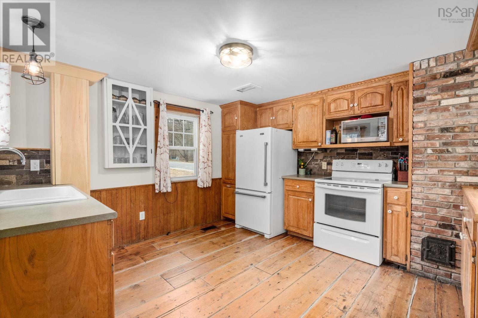 41 School Street, Hantsport, Nova Scotia  B0P 1P0 - Photo 6 - 202606435