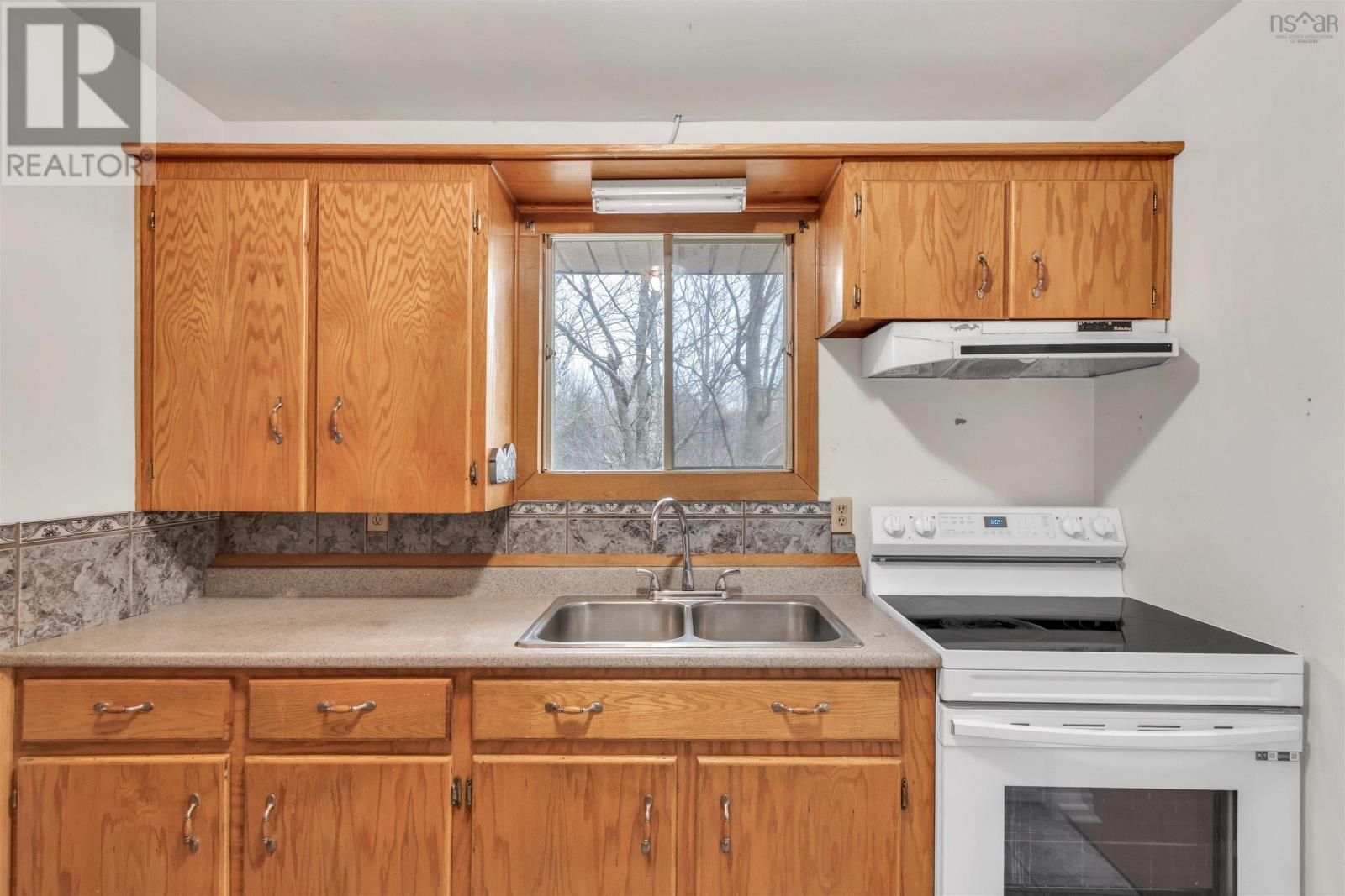 669 Portland Street, Dartmouth, Nova Scotia  B2W 2M9 - Photo 6 - 202606438