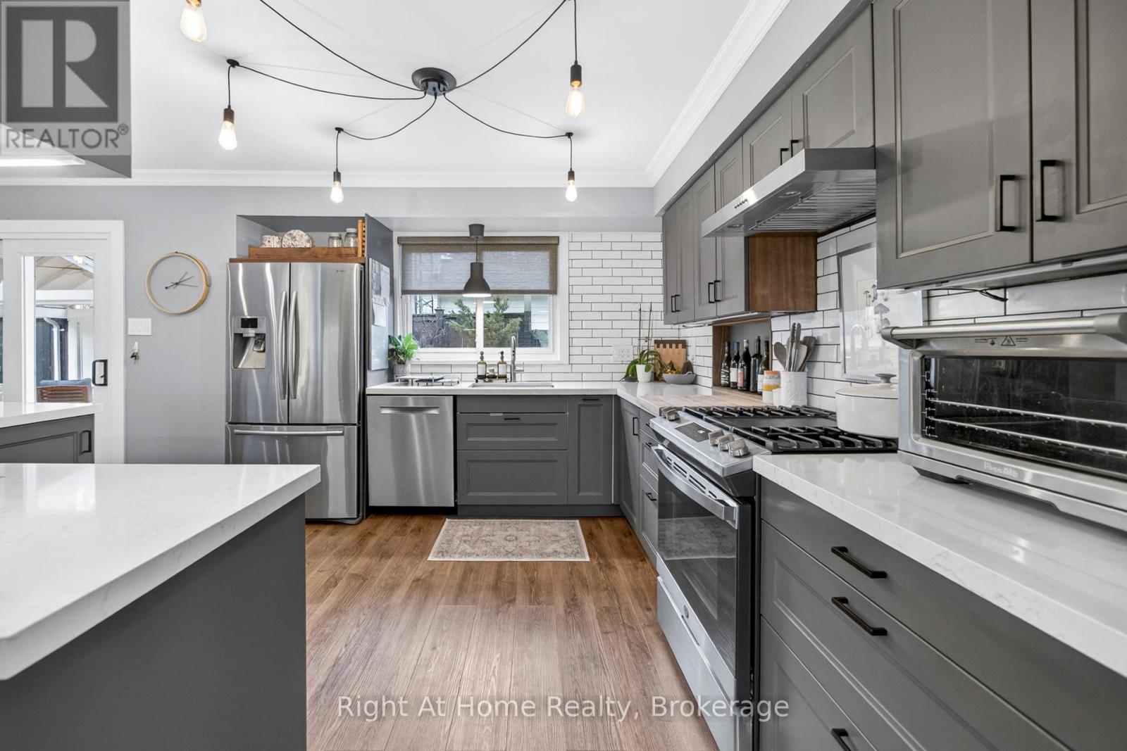 5224 Verhoeven Road, Burlington, Ontario  L7L 3A9 - Photo 10 - W12964118