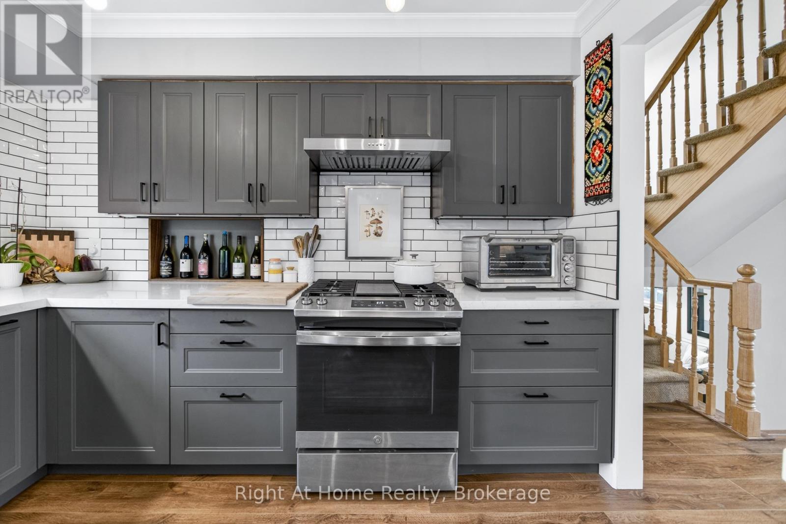 5224 Verhoeven Road, Burlington, Ontario  L7L 3A9 - Photo 13 - W12964118