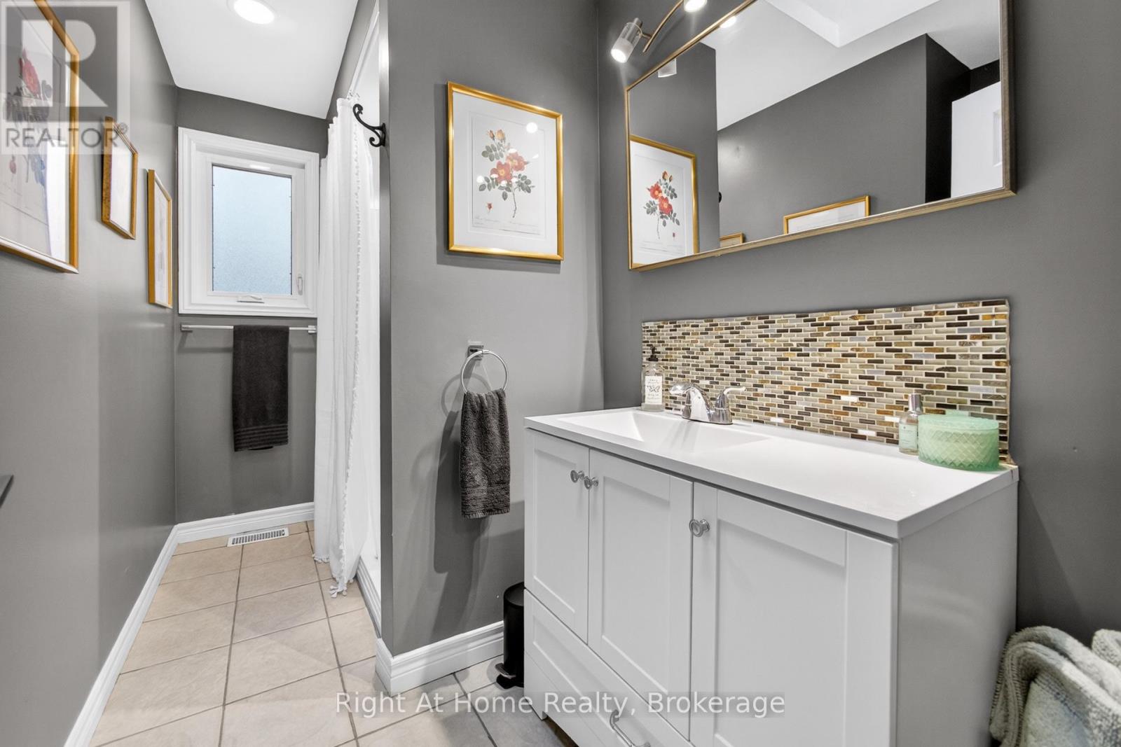 5224 Verhoeven Road, Burlington, Ontario  L7L 3A9 - Photo 17 - W12964118