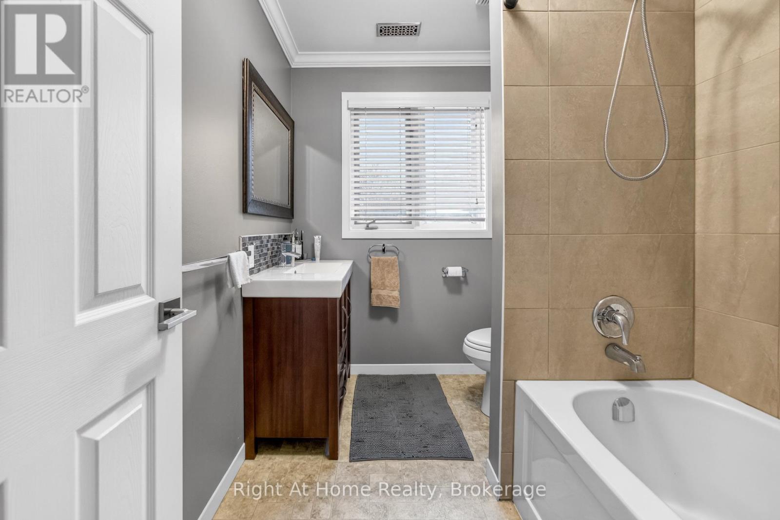 5224 Verhoeven Road, Burlington, Ontario  L7L 3A9 - Photo 24 - W12964118