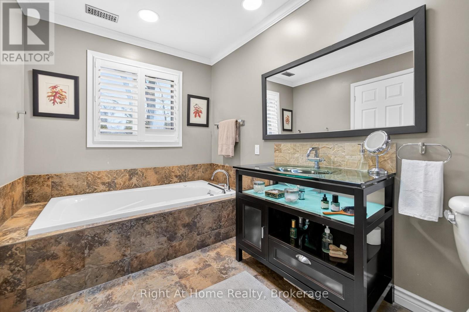 5224 Verhoeven Road, Burlington, Ontario  L7L 3A9 - Photo 30 - W12964118