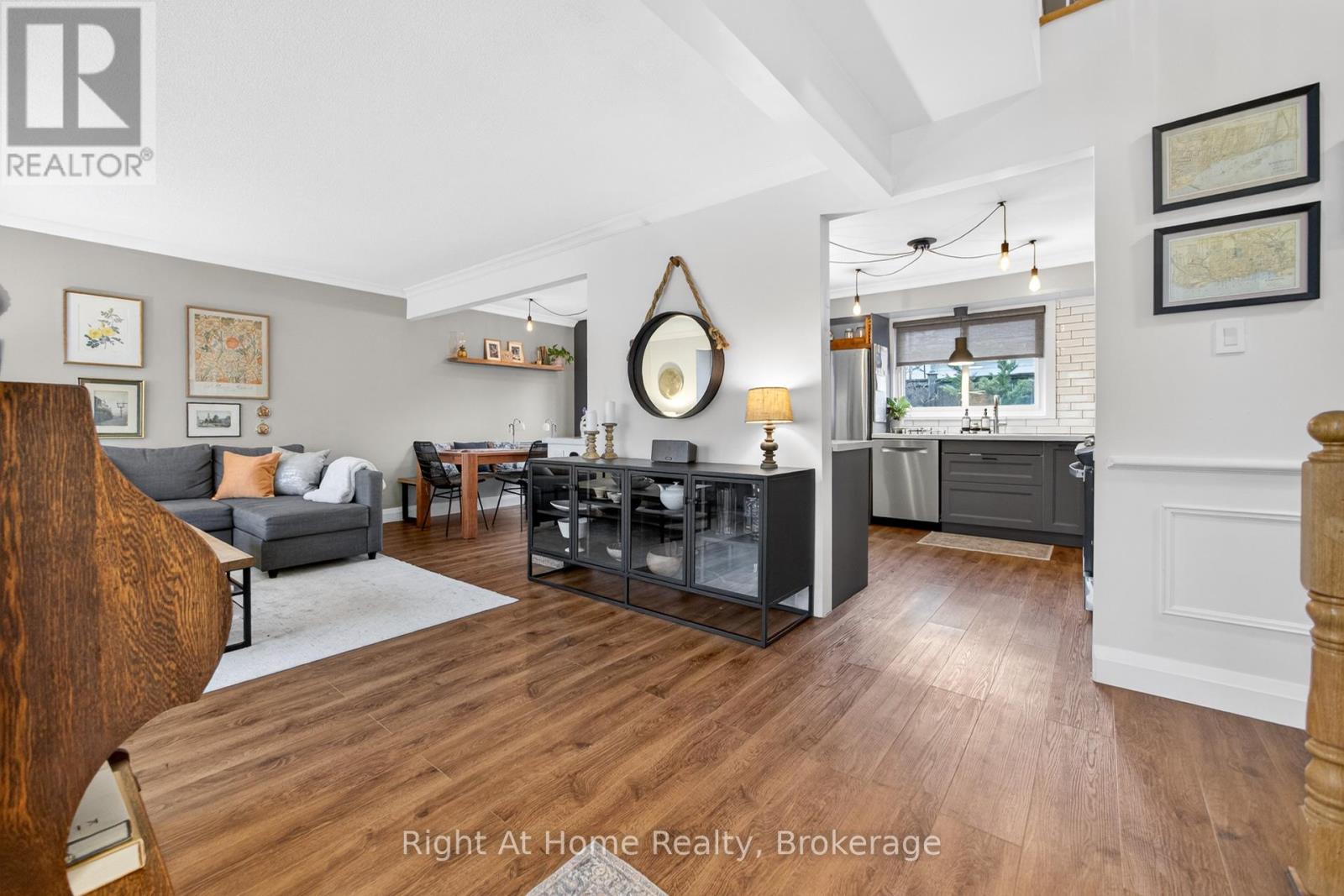 5224 Verhoeven Road, Burlington, Ontario  L7L 3A9 - Photo 5 - W12964118