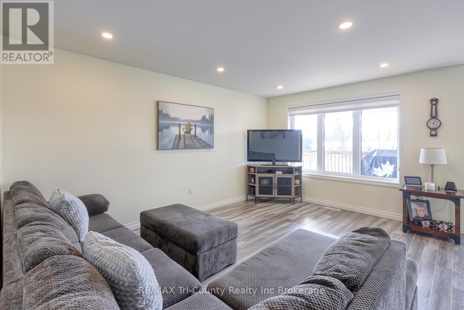 27 Ann Street, Bayham, Ontario  N0J 1Z0 - Photo 10 - X12964200