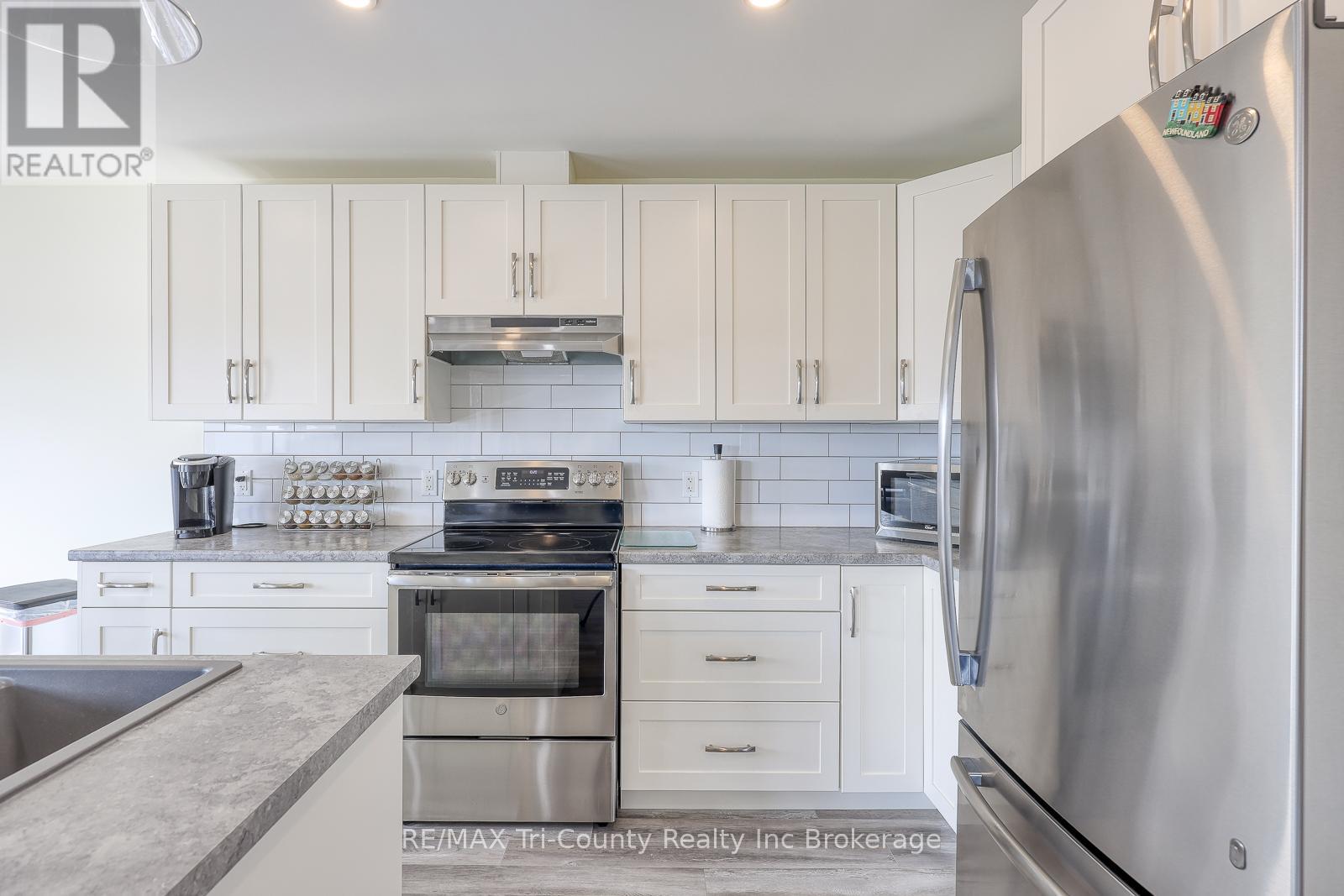 27 Ann Street, Bayham, Ontario  N0J 1Z0 - Photo 8 - X12964200