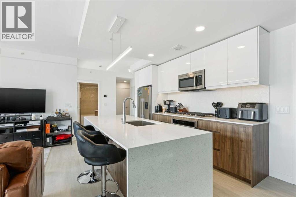 211, 327 9a Street NW, Calgary, Alberta  T2N 1T7 - Photo 3 - A2298925