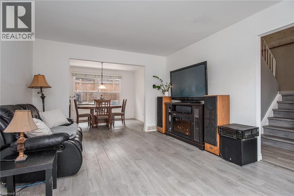 135 Vintage Crescent, Kitchener, Ontario  N2P 1L1 - Photo 7 - 40818140