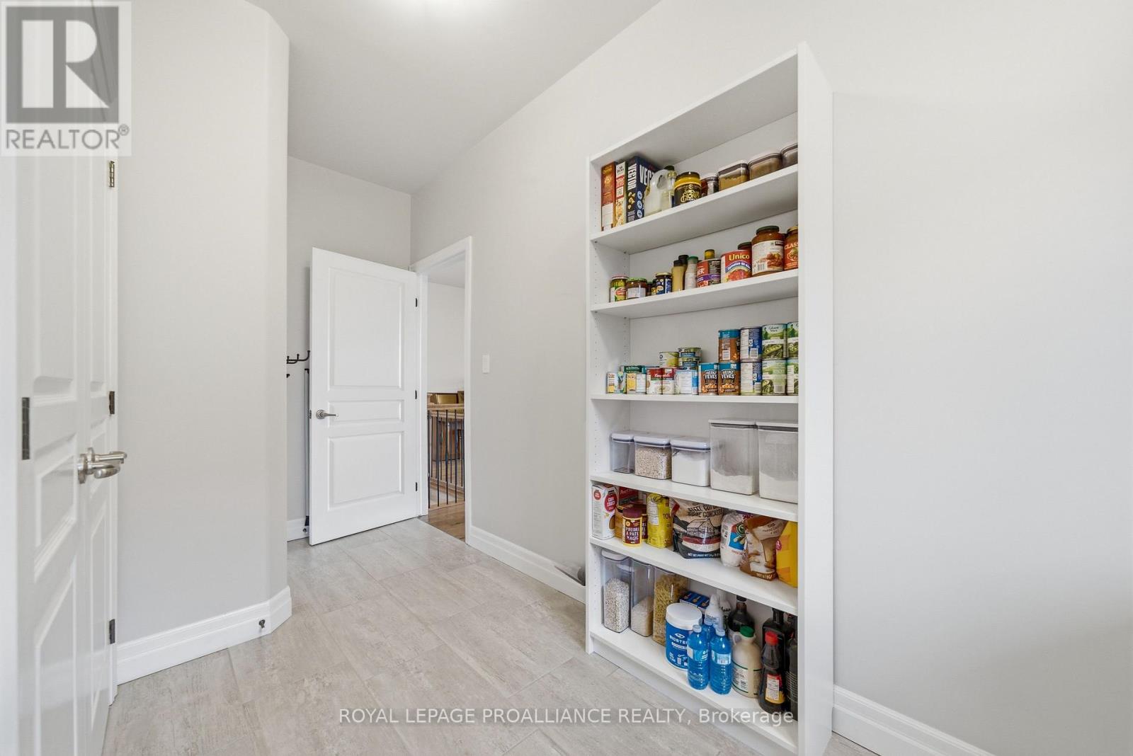 58 Crews Crescent, Quinte West (Murray Ward), Ontario  K8V 0G3 - Photo 18 - X12964120