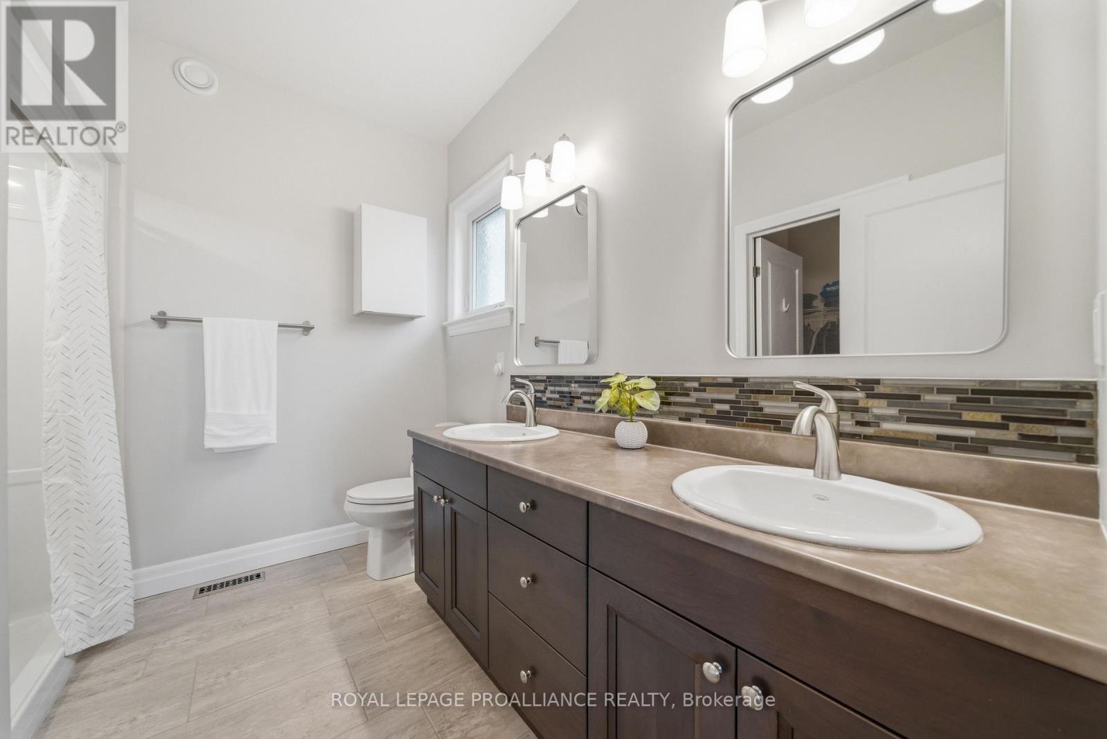 58 Crews Crescent, Quinte West (Murray Ward), Ontario  K8V 0G3 - Photo 21 - X12964120