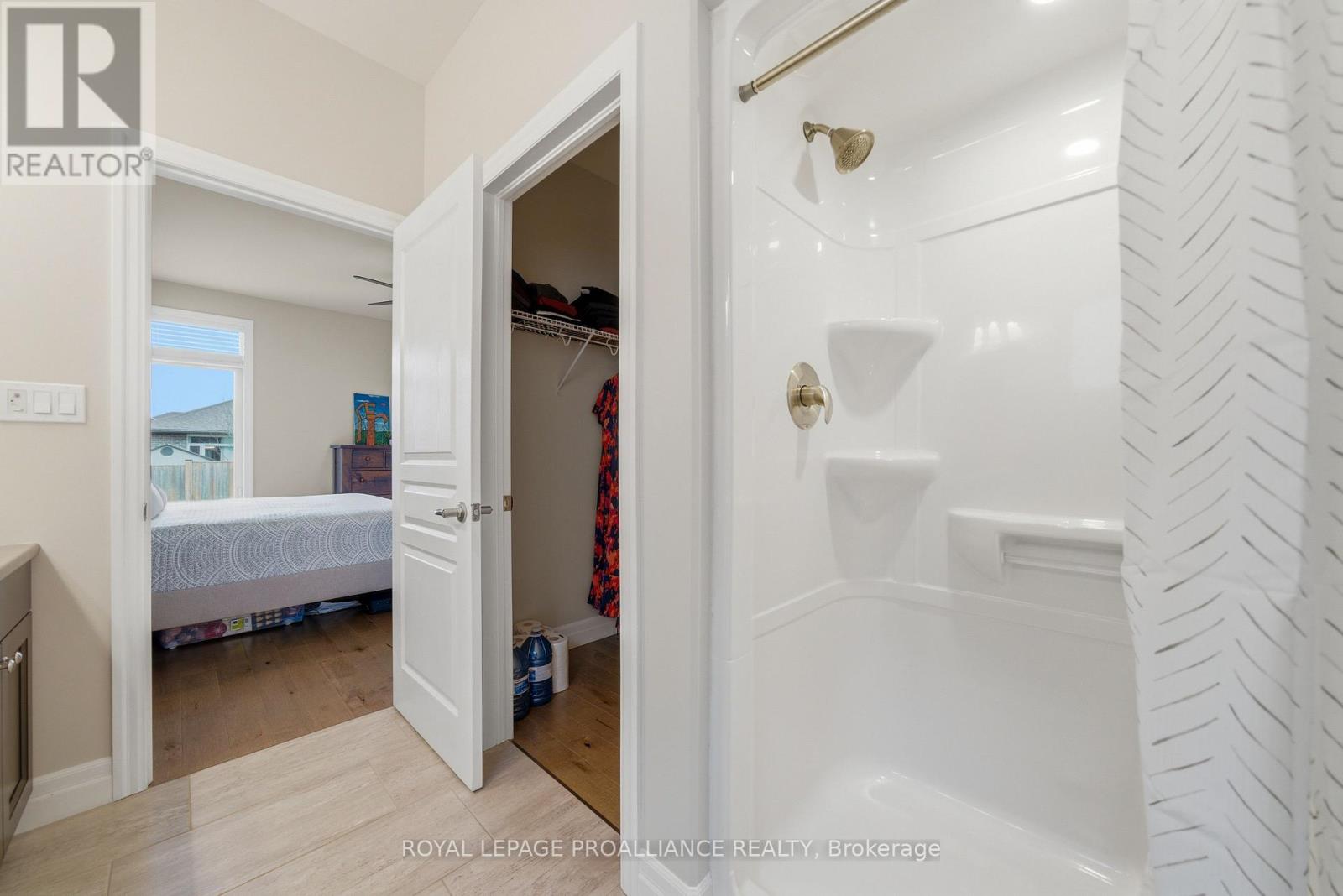 58 Crews Crescent, Quinte West (Murray Ward), Ontario  K8V 0G3 - Photo 22 - X12964120