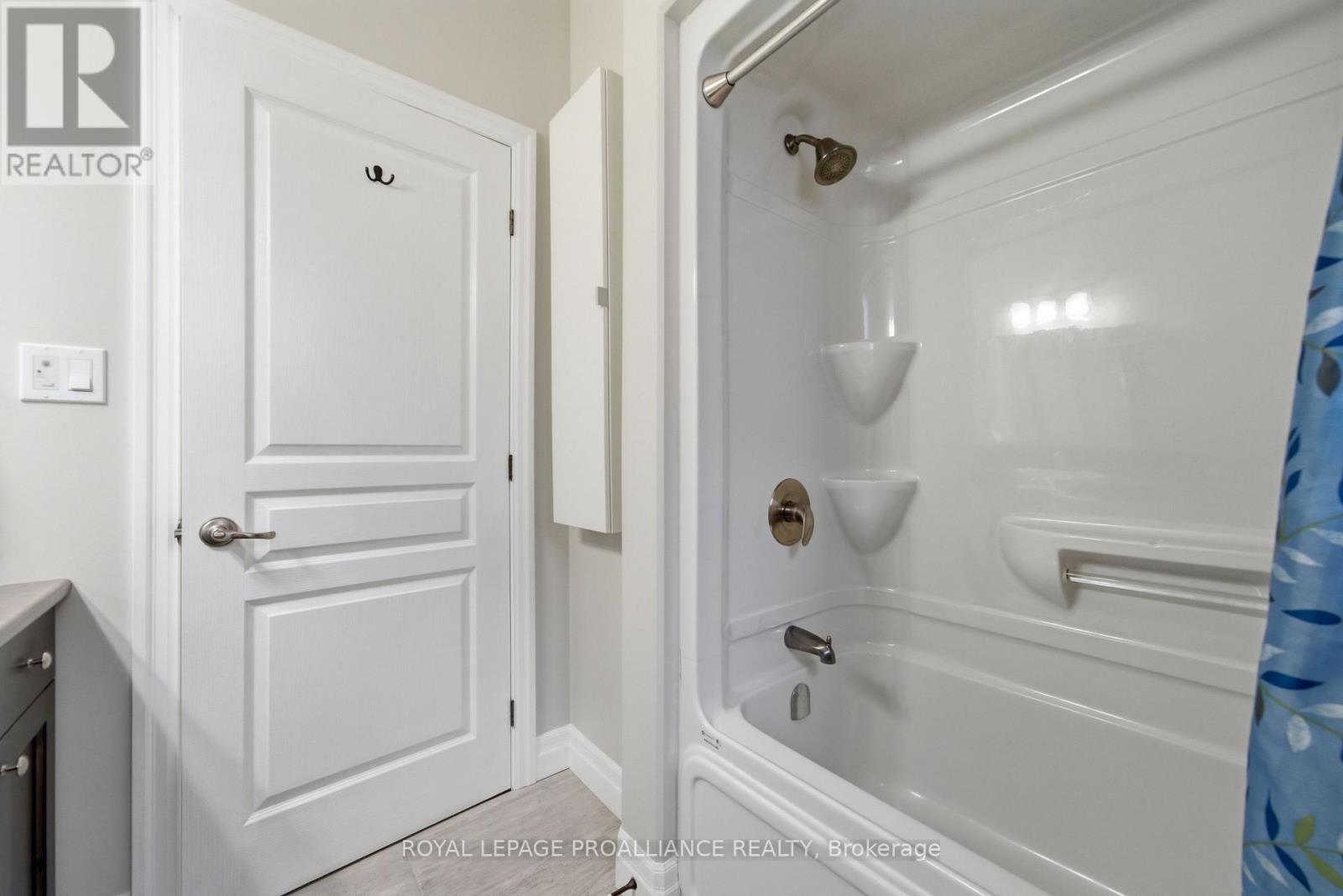 58 Crews Crescent, Quinte West (Murray Ward), Ontario  K8V 0G3 - Photo 28 - X12964120