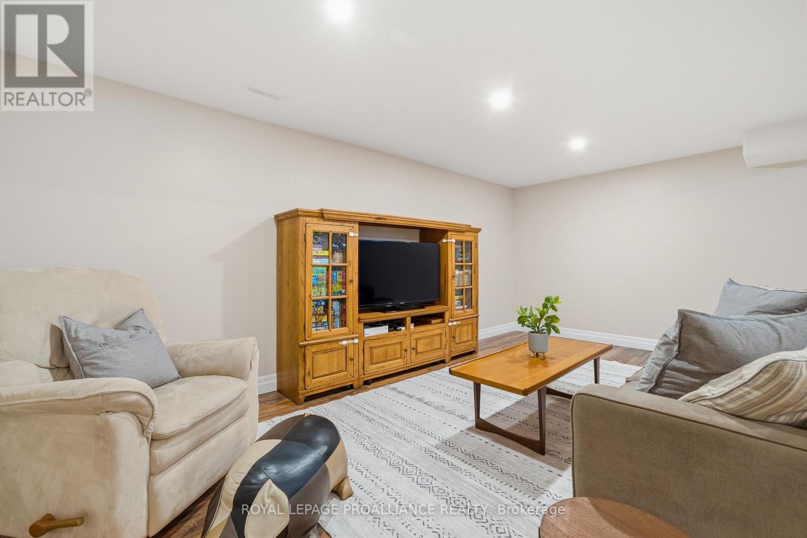 58 Crews Crescent, Quinte West (Murray Ward), Ontario  K8V 0G3 - Photo 31 - X12964120