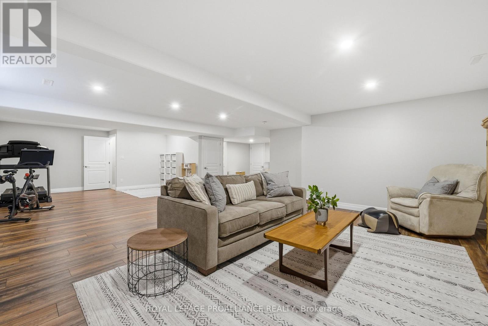 58 Crews Crescent, Quinte West (Murray Ward), Ontario  K8V 0G3 - Photo 32 - X12964120