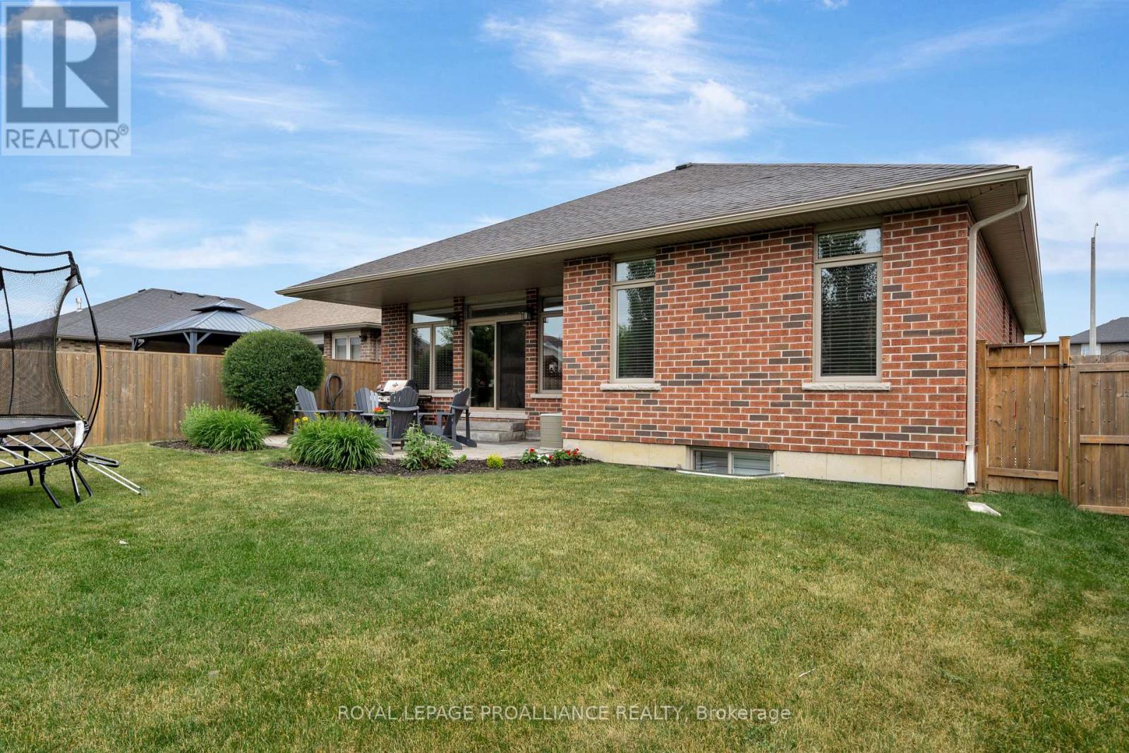 58 Crews Crescent, Quinte West (Murray Ward), Ontario  K8V 0G3 - Photo 39 - X12964120