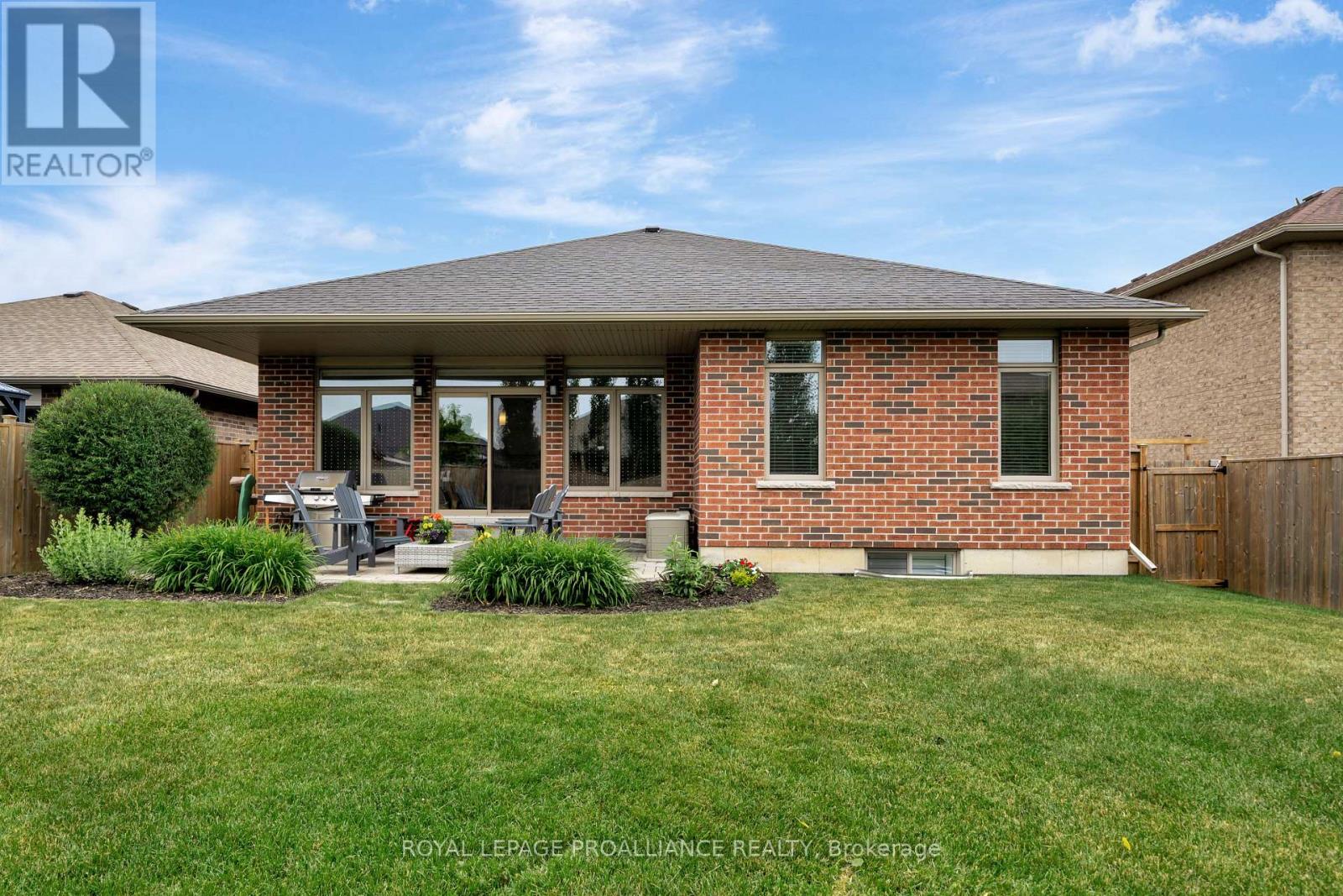 58 Crews Crescent, Quinte West (Murray Ward), Ontario  K8V 0G3 - Photo 40 - X12964120