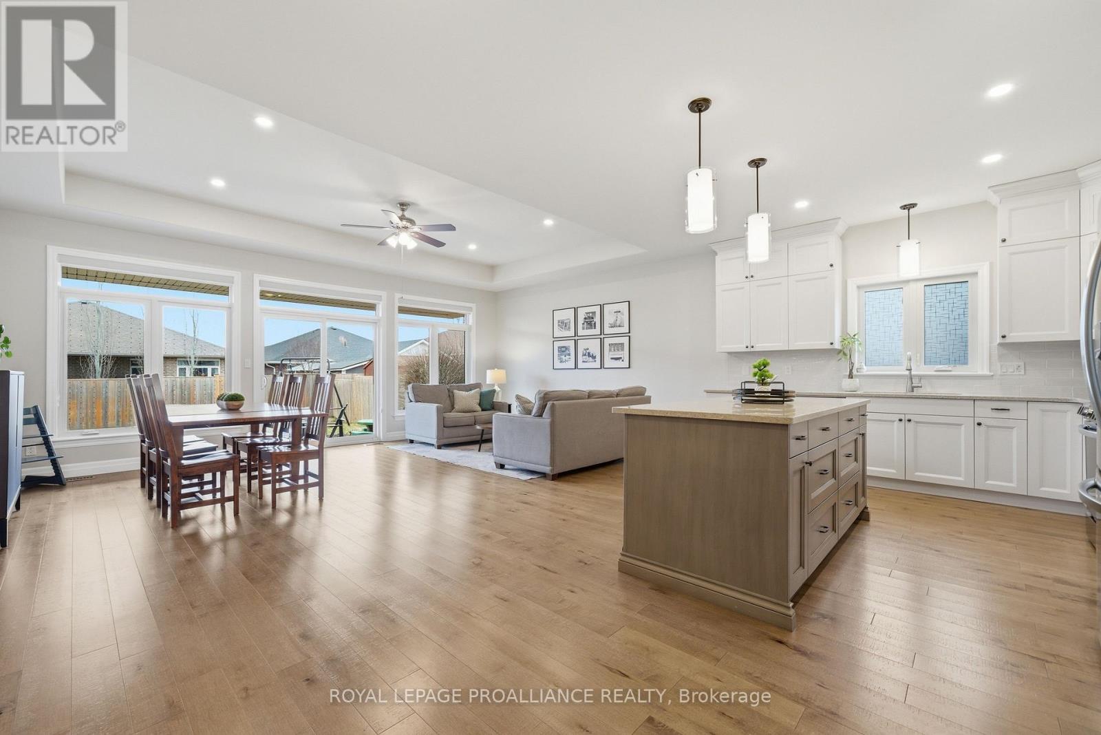 58 Crews Crescent, Quinte West (Murray Ward), Ontario  K8V 0G3 - Photo 8 - X12964120