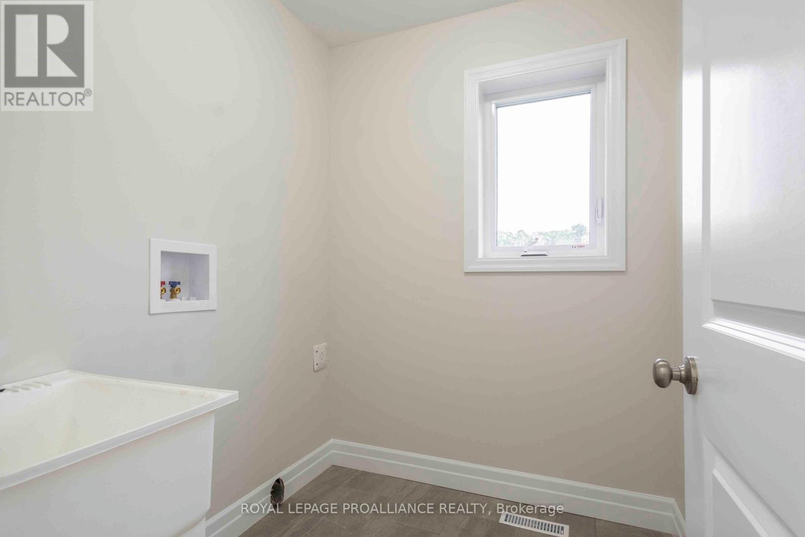 81 Meagan Lane, Quinte West (Frankford Ward), Ontario  K0K 2C0 - Photo 12 - X12964122