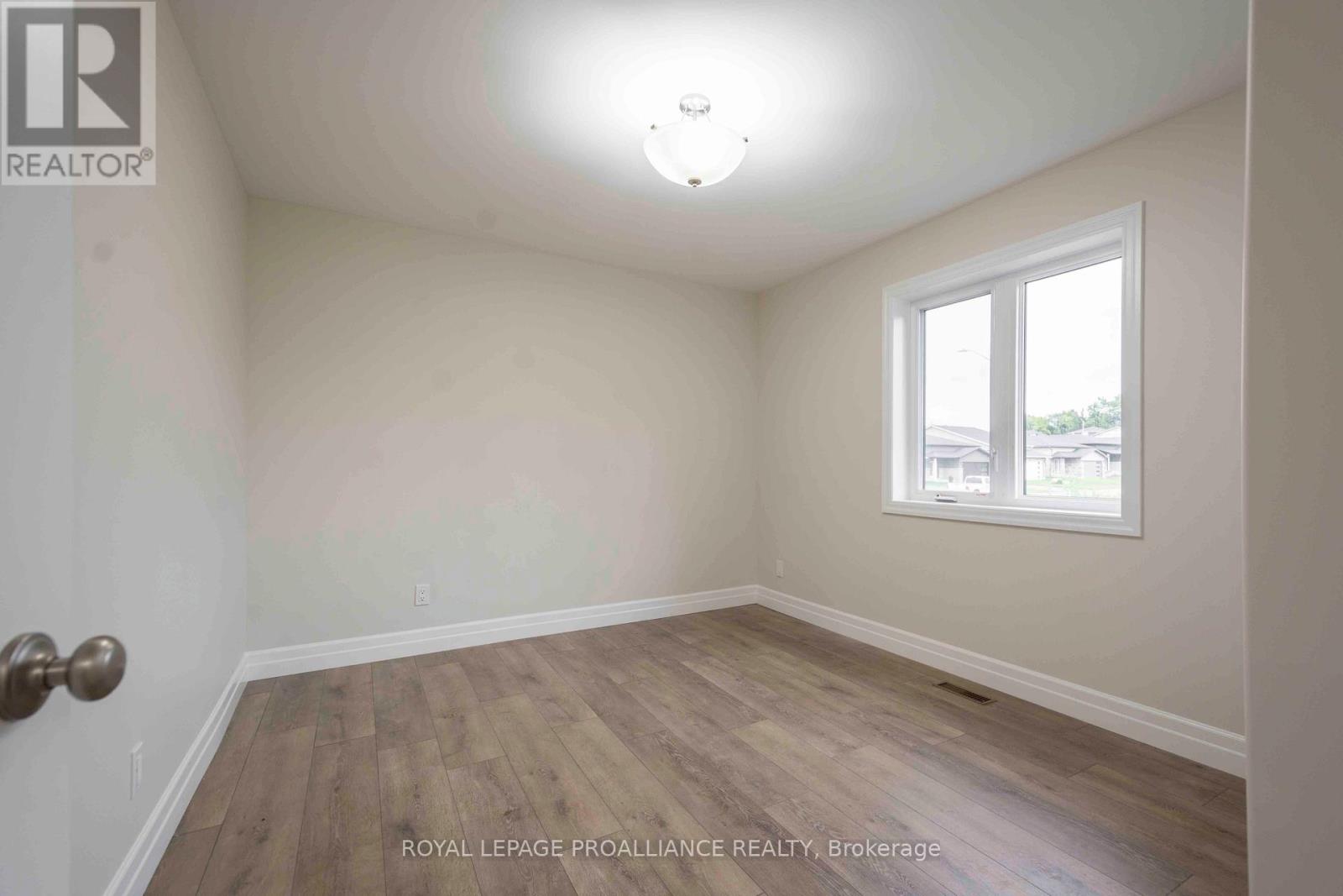 81 Meagan Lane, Quinte West (Frankford Ward), Ontario  K0K 2C0 - Photo 14 - X12964122