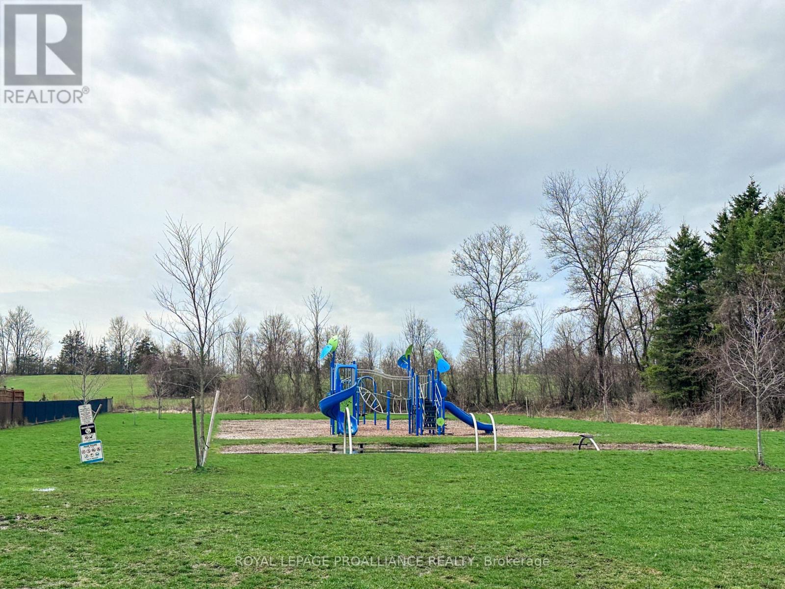 81 Meagan Lane, Quinte West (Frankford Ward), Ontario  K0K 2C0 - Photo 5 - X12964122