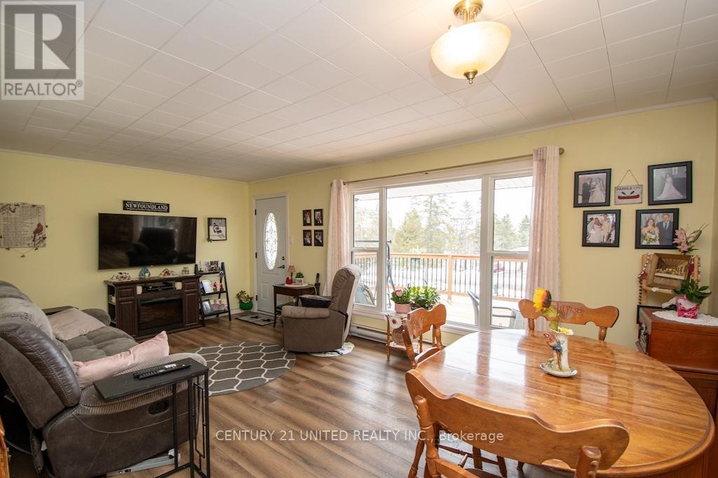 216 George Drive, Kawartha Lakes (Emily), Ontario  K0M 1A0 - Photo 5 - X12964186