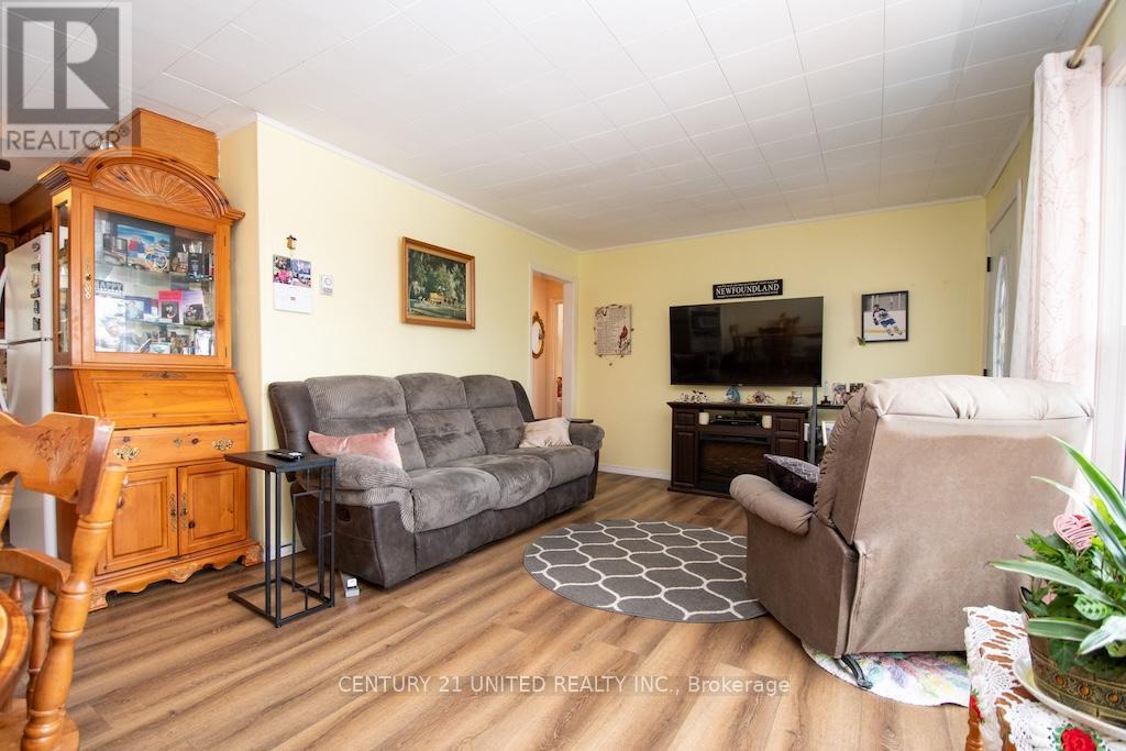 216 George Drive, Kawartha Lakes (Emily), Ontario  K0M 1A0 - Photo 6 - X12964186