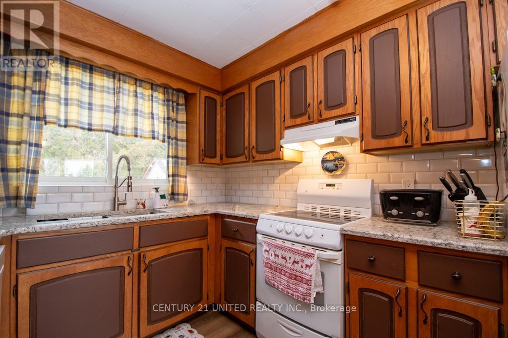 216 George Drive, Kawartha Lakes (Emily), Ontario  K0M 1A0 - Photo 7 - X12964186