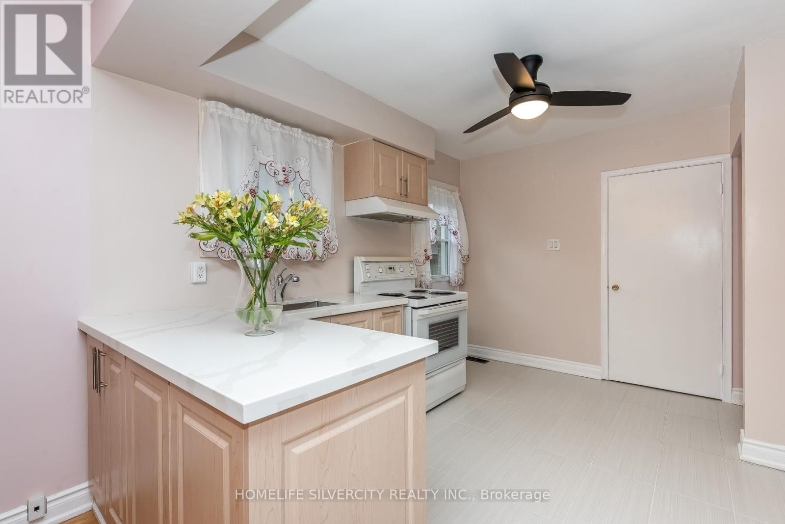 327 The West Way, Toronto, Ontario  M9R 1H1 - Photo 19 - W12963926